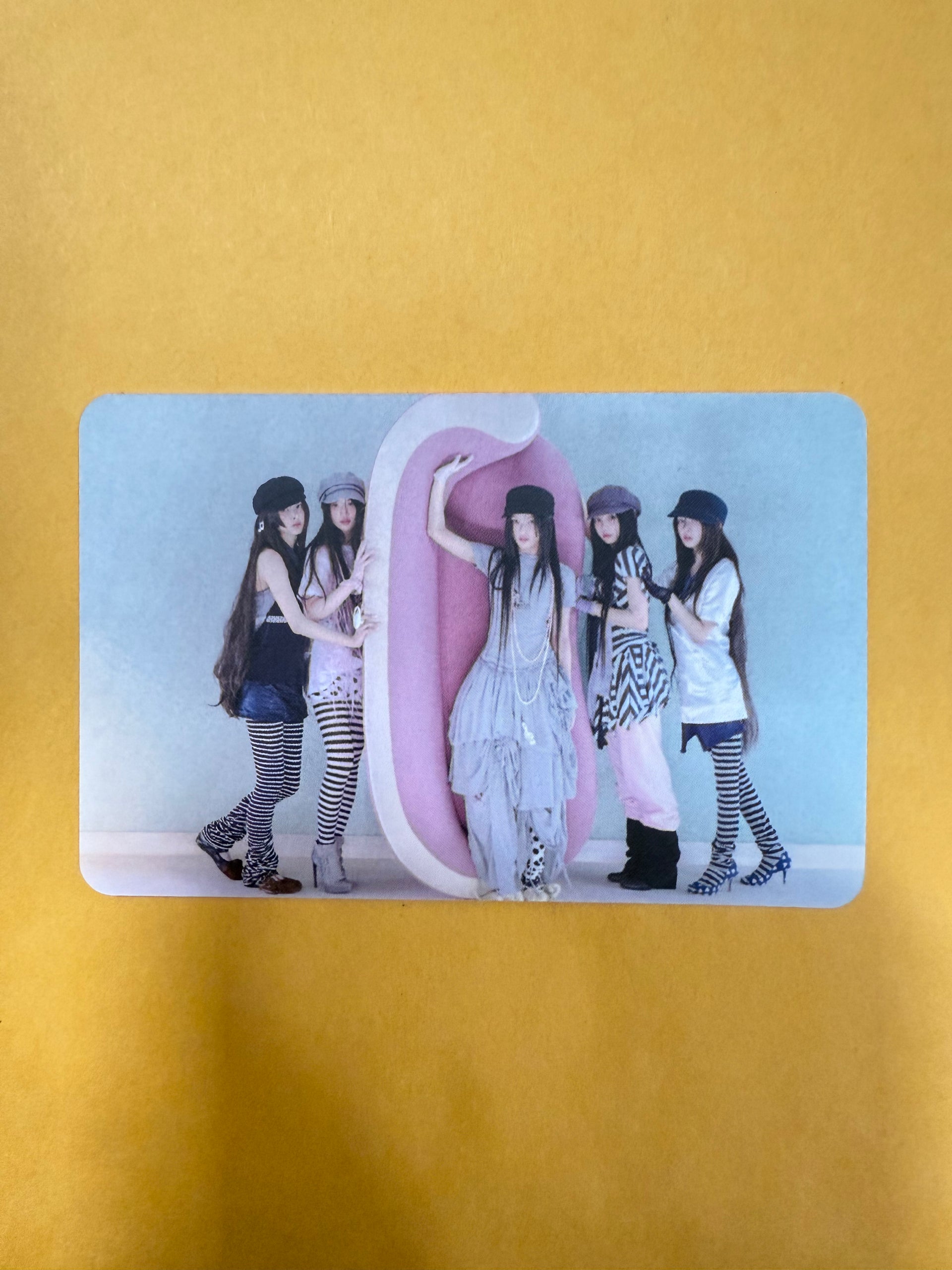 ILLIT 3rd Mini Album [bomb] (MAGIC BOMB Ver. / PINK BOMB Ver