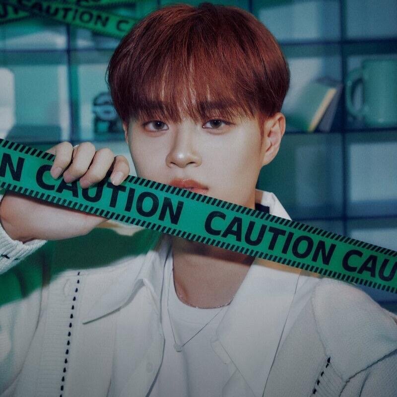 AB6IX 8th EP Album [THE FUTURE IS OURS : FOUND] (SHINE Ver. / BRIGHT Ver.)-x2wujok1gew5xu2c