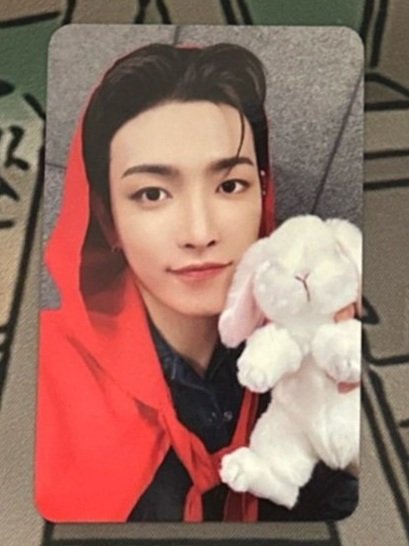 [ATEEZ] Golden Hour - MAKESTAR Hood (Red Riding Hood) Preorder Benefit Photocard-SQ8715073
