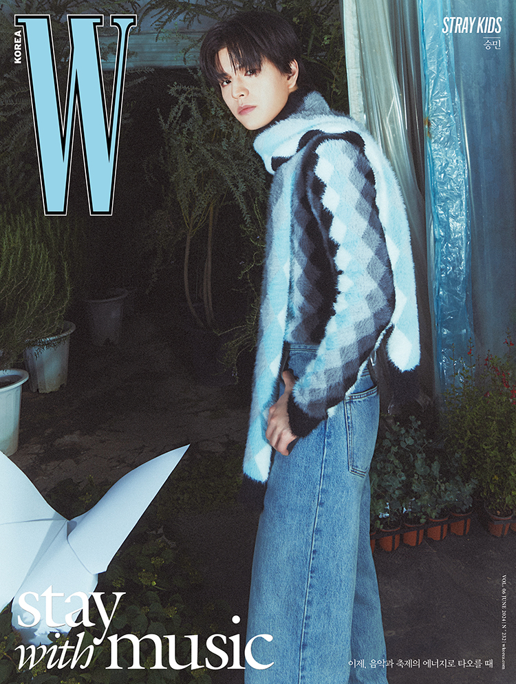 [Magazine] W Korea Vol. 6 2024 (Cover : Stray Kids)-SQ2815457